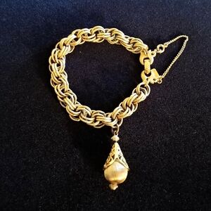 Vintage 1970s Monet Double Link Brushed Goldtone Charm Bracelet With One Charm